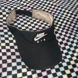 Nike tennis court cap
